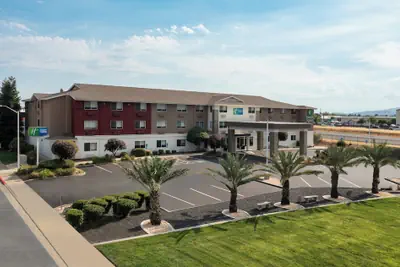 Photo 2 - Holiday Inn Express Redding North by IHG