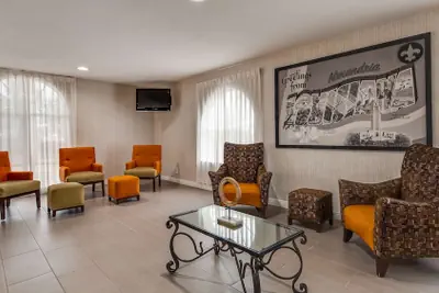 Photo 3 - SureStay Hotel by Best Western Alexandria