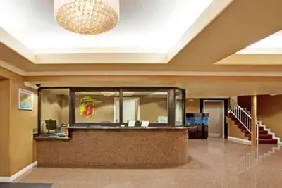 Photo 5 - Super 8 by Wyndham Los Angeles Downtown