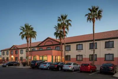 Photo 2 - Baymont by Wyndham Phoenix I-10 near 51st Ave