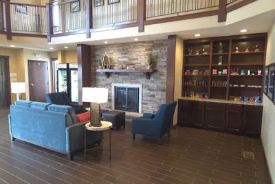 Photo 2 - MainStay Suites LeClaire - Quad Cities