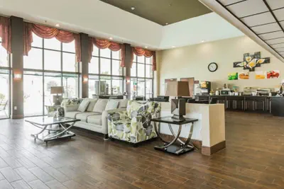 Photo 4 - Quality Inn & Suites North Montgomery