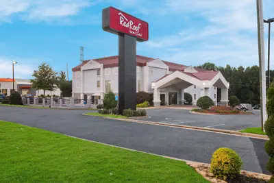 Photo 2 - Red Roof Inn & Suites Newnan
