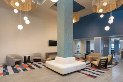 Photo 4 - Holiday Inn Express Orlando International Airport by IHG