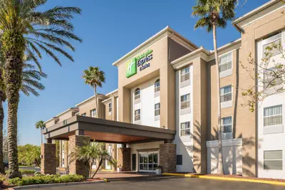 Photo 2 - Holiday Inn Express Orlando International Airport by IHG
