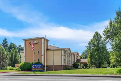 Photo 2 - Comfort Suites Clackamas