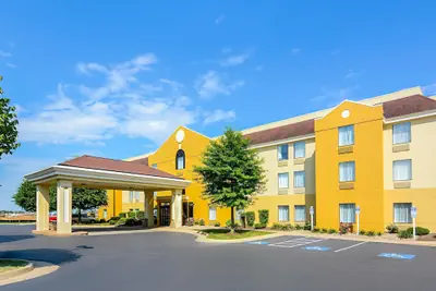 Photo 2 - Comfort Inn Woodstock Shenandoah