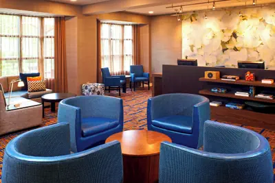 Photo 2 - Courtyard by Marriott Cincinnati-Covington