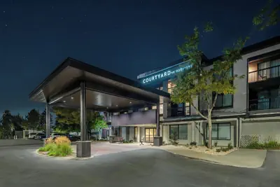 Photo 2 - Courtyard by Marriott Salt Lake City Airport