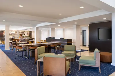 Photo 4 - Courtyard by Marriott Salt Lake City Airport