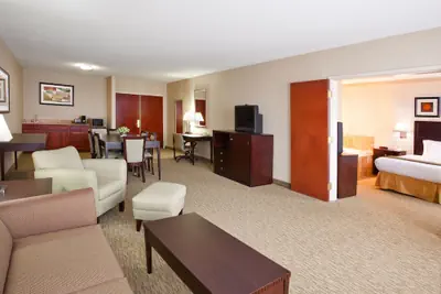 Photo 3 - Holiday Inn Express Hotel & Suites Cleveland-Streetsboro by IHG