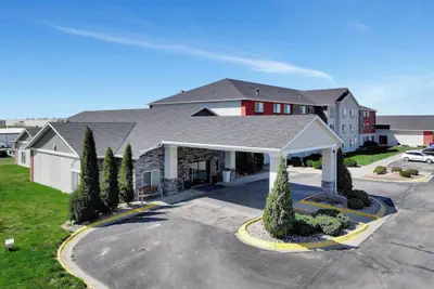 Photo 2 - Holiday Inn Express Hotel & Suites Beatrice by IHG