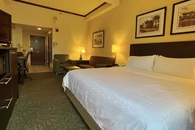 Photo 5 - Holiday Inn Express & Suites Charleston - Northwoods by IHG