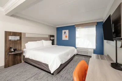 Photo 4 - Holiday Inn Express & Suites Charleston - Northwoods by IHG