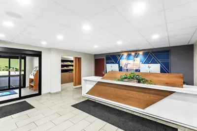 Photo 4 - Holiday Inn Express Suites Charleston by IHG