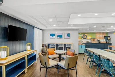 Photo 4 - Spark by Hilton North Little Rock
