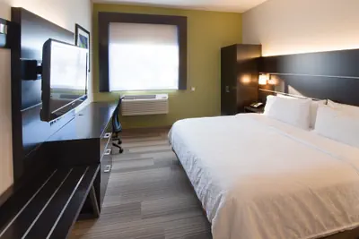Photo 5 - Holiday Inn Express & Suites Worthington by IHG