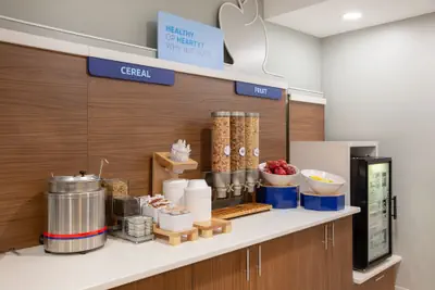 Photo 4 - Holiday Inn Express Hotel & Suites Columbus by IHG