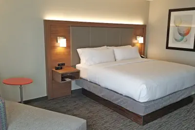 Photo 5 - Holiday Inn Express Hotel & Suites Columbus by IHG