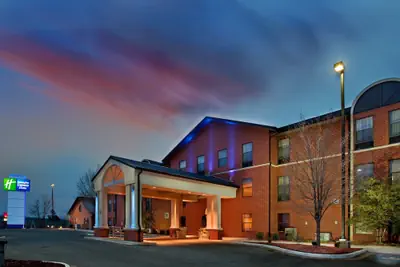 Photo 2 - Holiday Inn Express & Suites Batesville by IHG