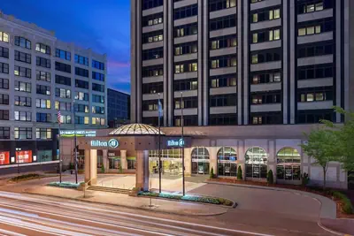 Photo 2 - Hilton Indianapolis Hotel & Suites
