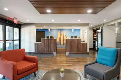 Photo 4 - Best Western Plus Lafayette Hotel University Area