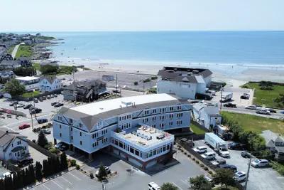 Photo 2 - Atlantic Beach Hotel Newport