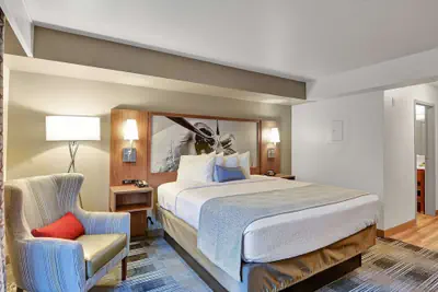 Photo 4 - Executive Residency by Best Western Navigator Inn & Suites
