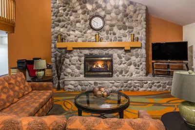 Photo 4 - Ramada by Wyndham Platte City KCI Airport