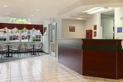 Photo 2 - Microtel Inn & Suites by Wyndham Kannapolis/Concord