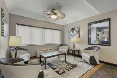 Photo 5 - Best Western Crown Inn & Suites