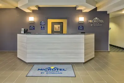 Photo 4 - Microtel Inn & Suites by Wyndham Leesburg/Mt Dora