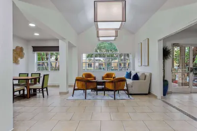 Photo 5 - Baymont by Wyndham Orlando/International Dr/Universal Blvd