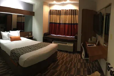 Photo 4 - Microtel Inn & Suites by Wyndham Philadelphia Airport