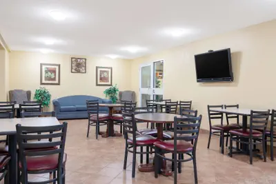 Photo 3 - Days Inn by Wyndham Faribault