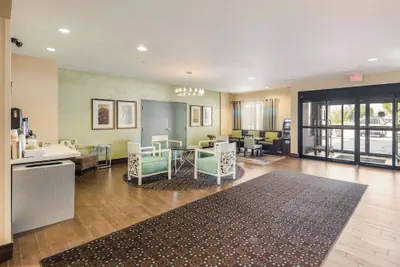 Photo 4 - Quality Inn & Suites Quincy - Downtown