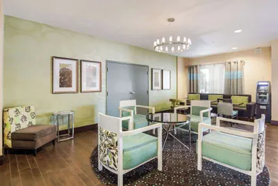 Photo 3 - Quality Inn & Suites Quincy - Downtown