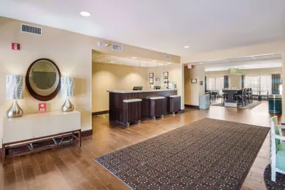 Photo 5 - Quality Inn & Suites Quincy - Downtown