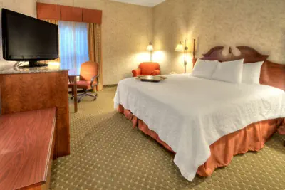 Photo 5 - Hampton Inn Marion
