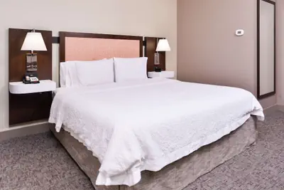 Photo 5 - Hampton Inn Albuquerque-University/Midtown
