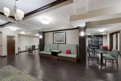 Photo 3 - Hampton Inn Marshall