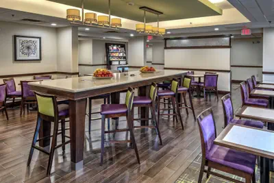 Photo 4 - Hampton Inn Dumfries/Quantico