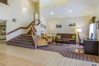 Photo 4 - Rodeway Inn
