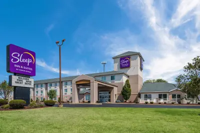Photo 2 - Sleep Inn & Suites Port Clinton