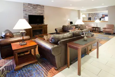Photo 4 - Baymont by Wyndham Auburn