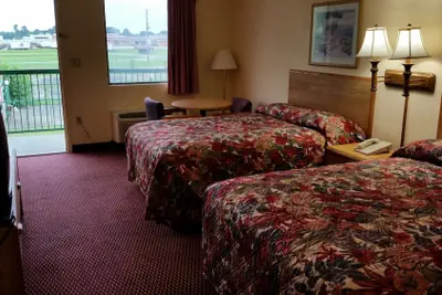 Photo 5 - Relax Inn