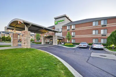 Photo 2 - Holiday Inn Express Romulus / Detroit Airport by IHG