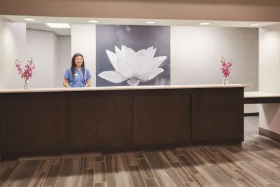 Photo 3 - Bloom Hotel
