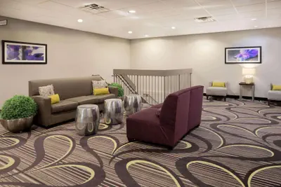 Photo 5 - Bloom Hotel