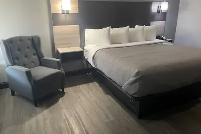 Photo 2 - Quality Suites Abilene Mall Area